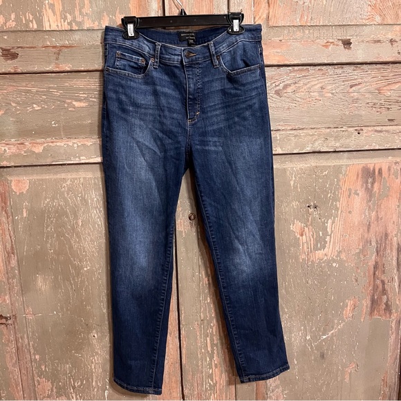 Banana Republic Denim - #145 Banana Republic Curvy Girlfriend Jeans
